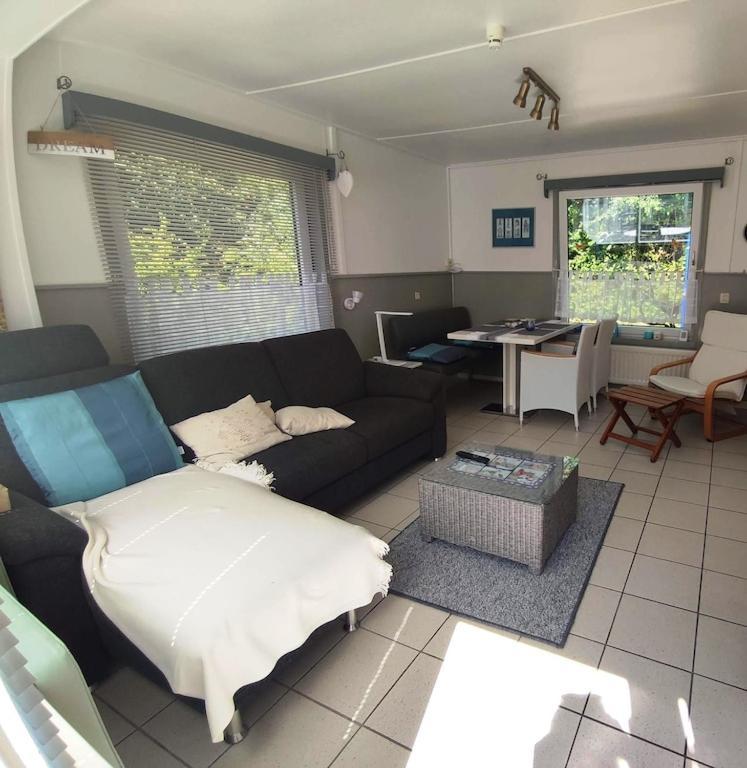 Vakantiehuis Hollum Ameland Dichtbij Strand En Met Ruime Tuin - Ameland39 Nl Bagian luar foto